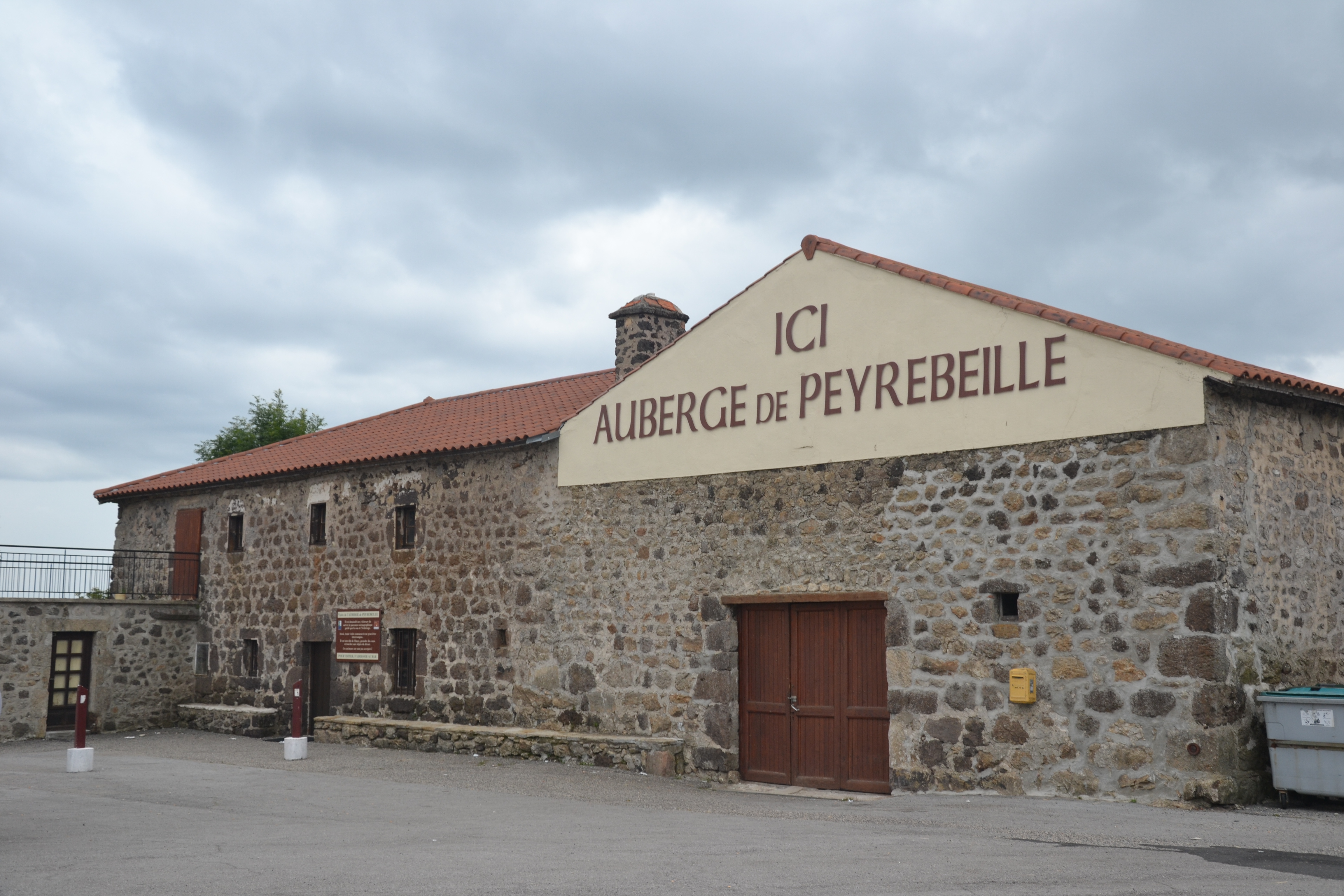 Auberge_Rouge_Ardèche.JPG