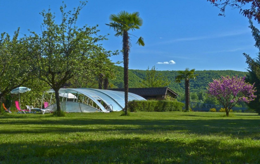 Location de vacances - Maison - Villa à Lacave - Piscine au printemps 2014