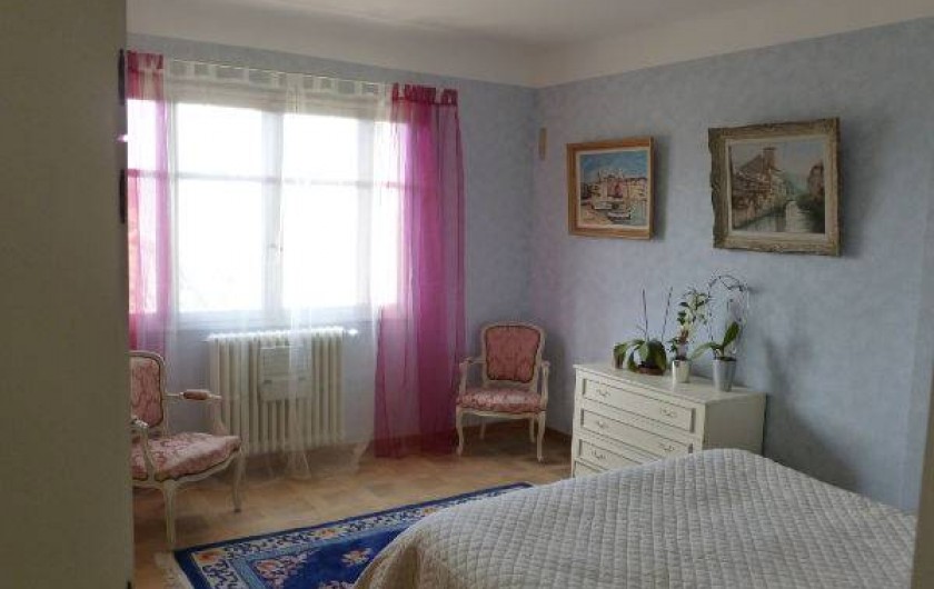 Location de vacances - Villa à Grasse - La chambre bleue - 1er étage