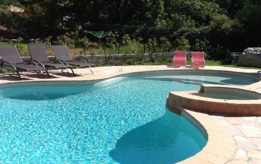 Location de vacances - Villa à Lorgues -  trés belle piscine chauffée  avec jacuzzi 