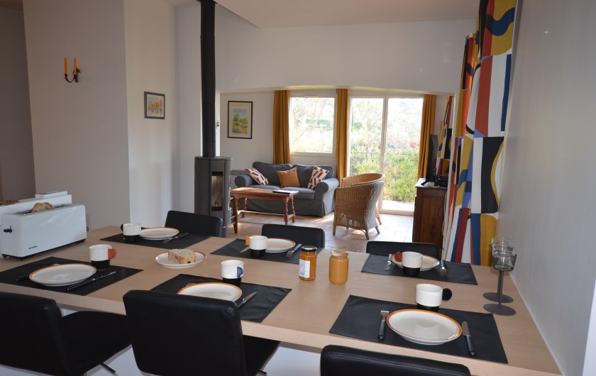 Location de vacances - Villa à Saint-Raphaël - fait la séparation entre les espaces séjour et cuisine.