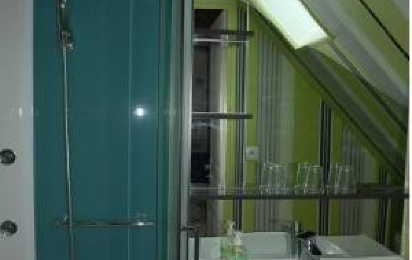Location de vacances - Chambre d'hôtes à Cauville-sur-Mer - Salle de bains de la chambre Hortensia