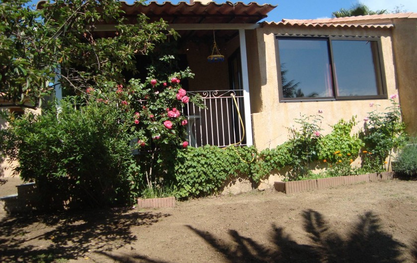 Location de vacances - Villa à Saint-Florent - Location photographiée du jardin