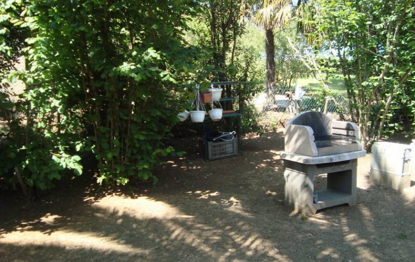 Location de vacances - Villa à Saint-Florent - jardin avec barbecue