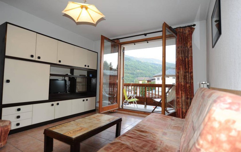 Location de vacances - Appartement à Bourg-Saint-Maurice - séjour avec balcon