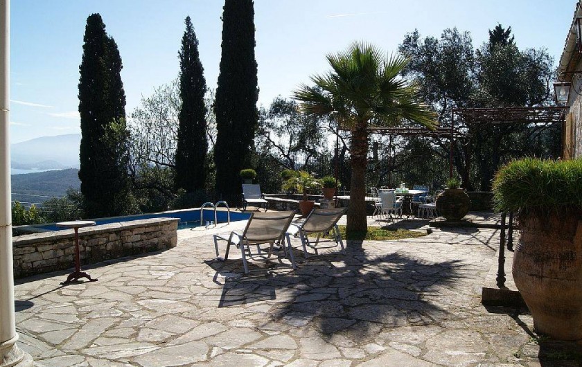 Location de vacances - Villa à Kassiopi - Villa Alexia. La terrasse.