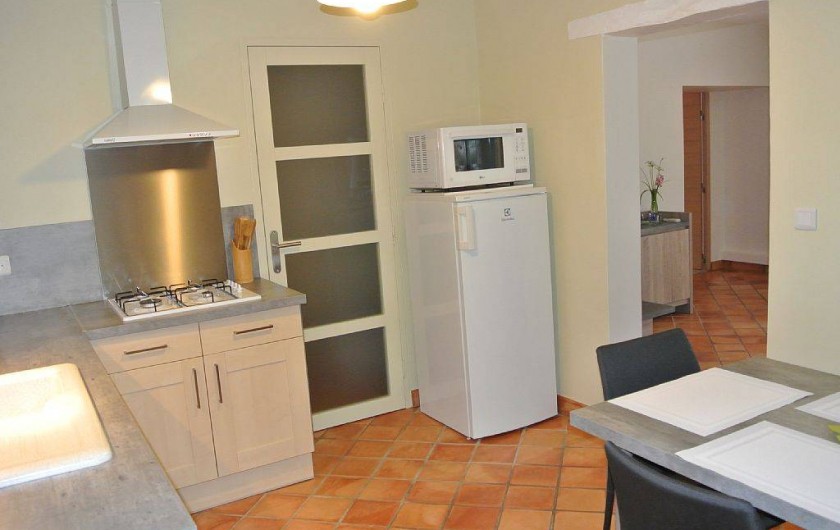 Location de vacances - Appartement à Caderousse - Petit réduit de rangement et accès au WC indépendant