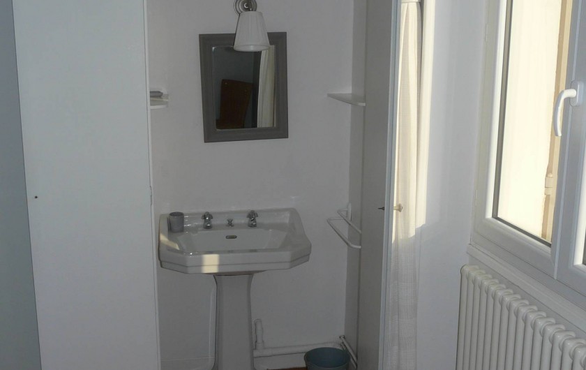 Location de vacances - Maison - Villa à Pléneuf-Val-André - cabinet toilette chambre 1
