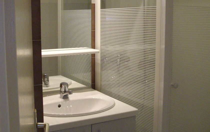 Location de vacances - Appartement à Gruissan - salle de bain  (douche)
