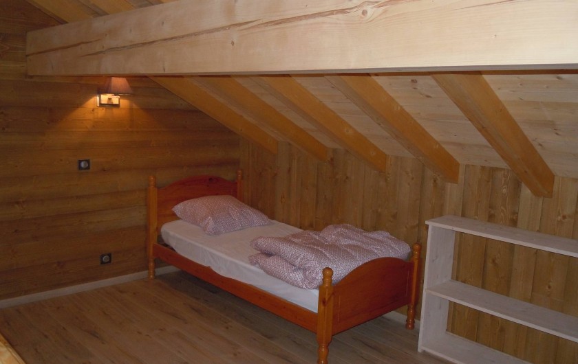 Location de vacances - Appartement à Saint-Sorlin-d'Arves - lit simple coin couchage sous combles (chambre6)