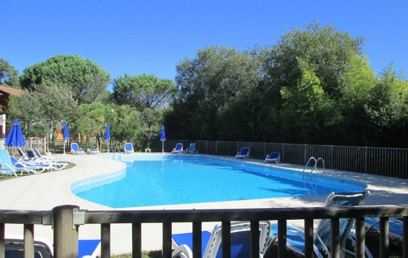 Location de vacances - Appartement à Capbreton - Autre vue piscine