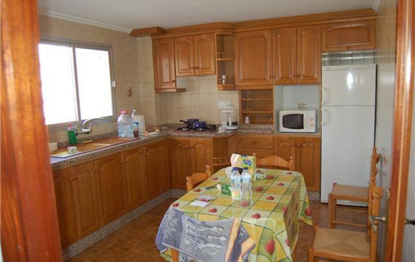 Location de vacances - Appartement à Valence - cuisine  appartement gauche au deuxième étage