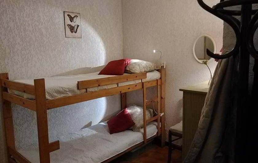 Location de vacances - Appartement à Saint-Mandrier-sur-Mer - chambre et lits superposes
