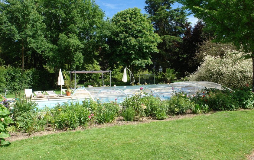 Location de vacances - Maison - Villa à Fondettes - accès piscine La Tourtellerie période juin à septembre