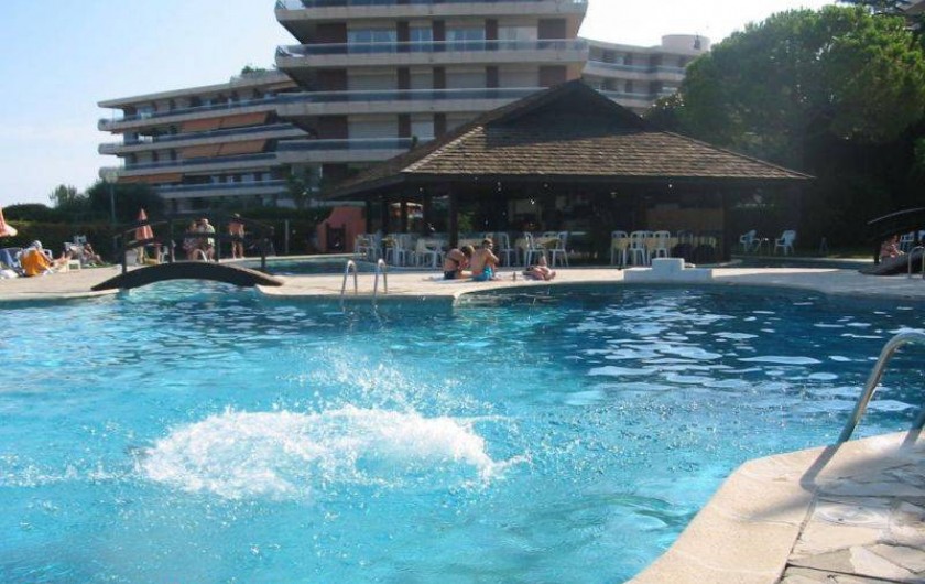 Location de vacances - Appartement à Nice - La piscine et Club House