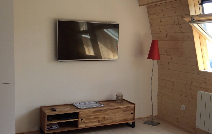Location de vacances - Appartement à Super Lioran - coin TV 126 cm