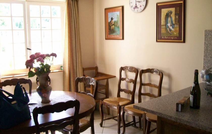 Location de vacances - Gîte à Nonant-le-Pin - espace repas : comptoir + table