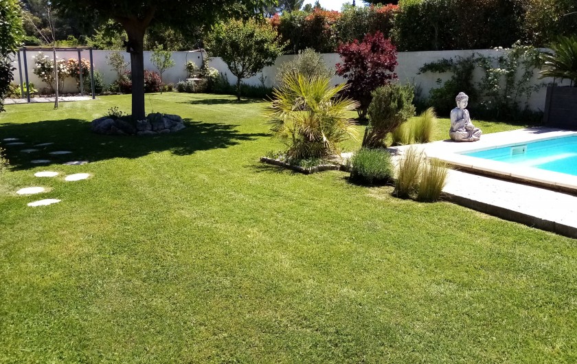 Location de vacances - Gîte à L'Isle-sur-la-Sorgue - Jardin