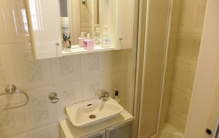 Location de vacances - Appartement à Nerja - Salle de bain avec douche