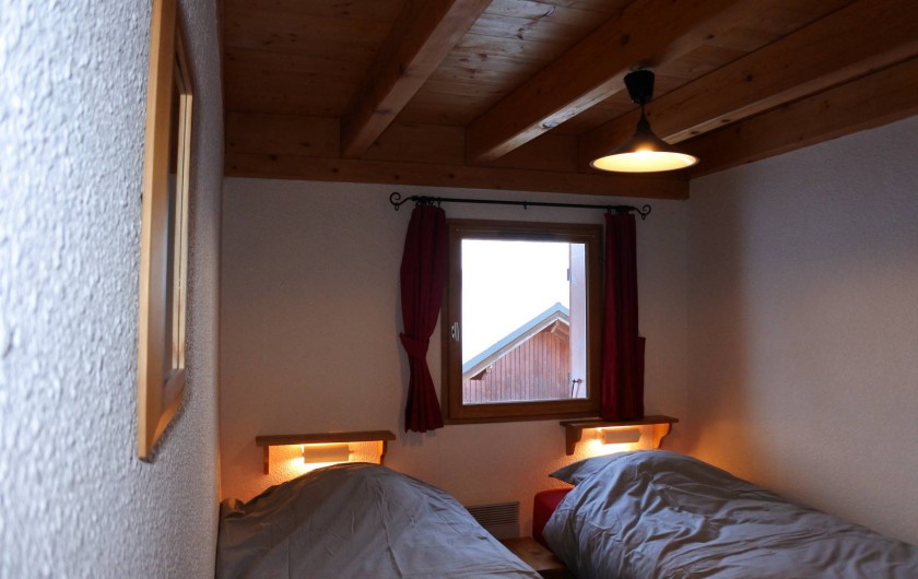 Location de vacances - Chalet à Montalbert - Chambre 2 lits simples