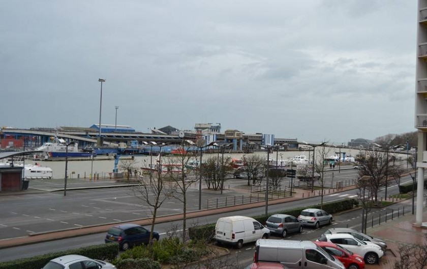 Location de vacances - Appartement à Boulogne-sur-Mer - vue du port avec parking gratuit à proximité