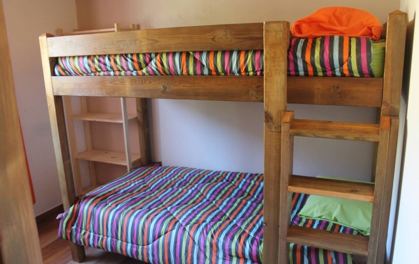 Location de vacances - Chalet à Cilaos - chambre avec 2 lits superposés