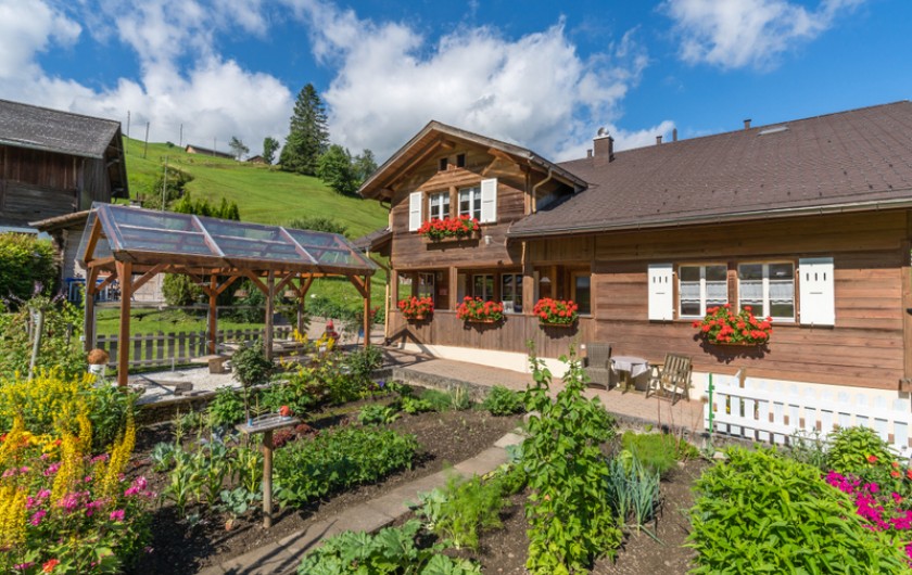 Location de vacances - Appartement à Grindelwald - jardin
