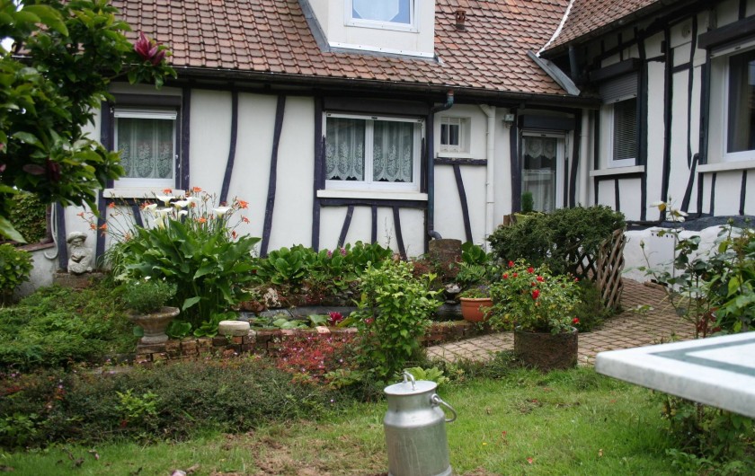 Location de vacances - Chambre d'hôtes à Ochancourt - jardin et bassin