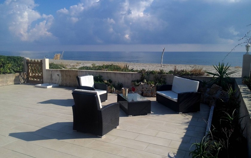 Location de vacances - Villa à Folelli - terrasse sur la plage
