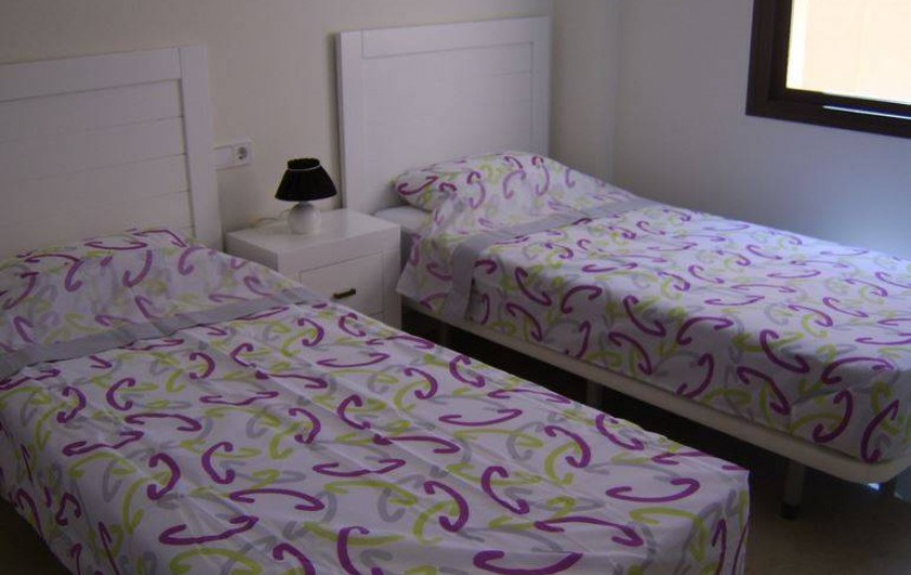 Location de vacances - Appartement à Marina de Casares - Vue de la chambre "enfants"
