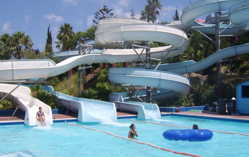 Location de vacances - Appartement à Marina de Casares - Un parc aquatique 'Baia Park), se trouve à une quarantaine d ekilomètres