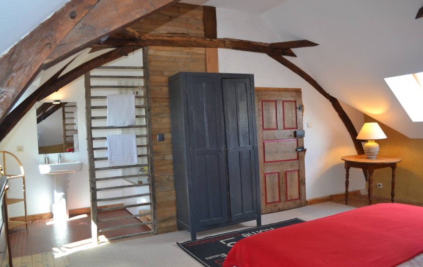 Location de vacances - Gîte à La Baconnière - Chambre 2ème étage (2 lits 90x200) avec salle de bains attenante