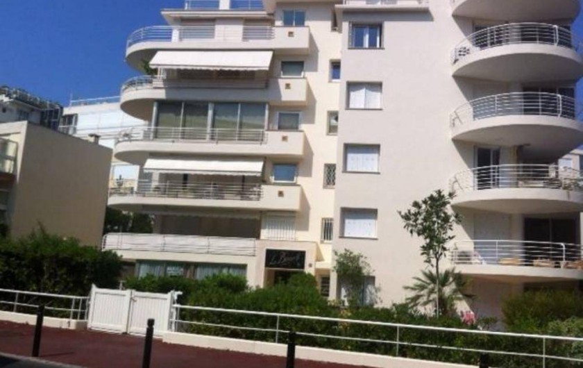 Location de vacances - Appartement à Cannes - Immeuble