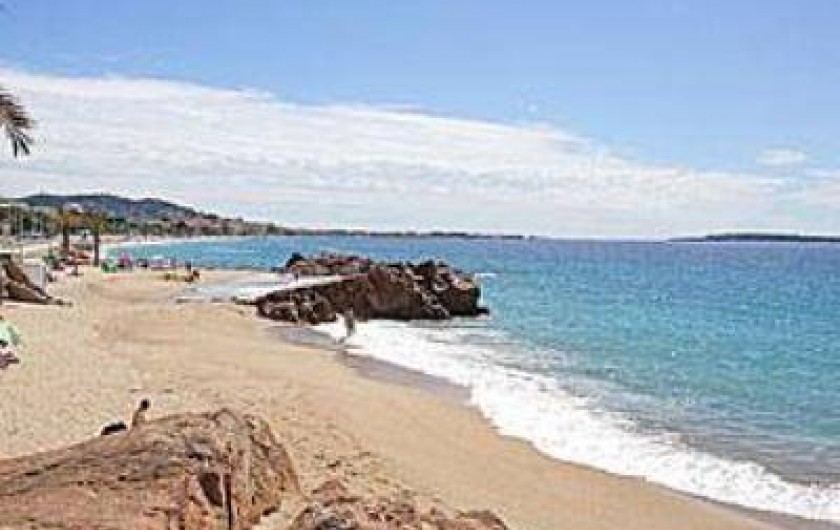 Location de vacances - Appartement à Cannes la Bocca - la plage à deux pas