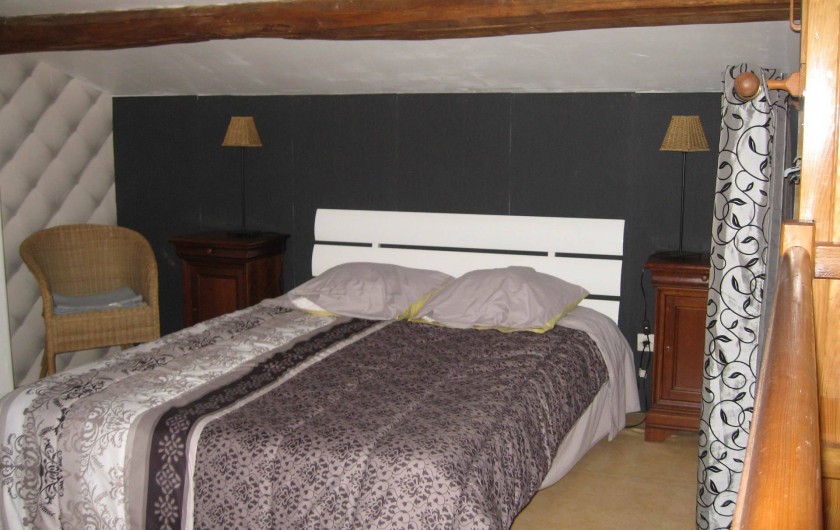 Location de vacances - Gîte à Isle-sur-Marne - chambre lit 140 cms