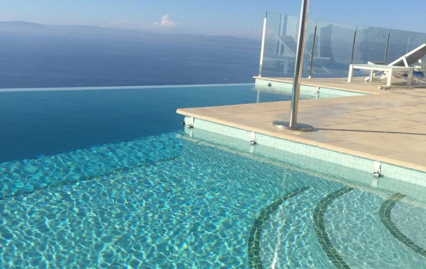 Location de vacances - Villa à Roses - Thalasso spa  7 personnes avec nage à contre courant et massages