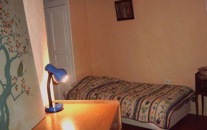 Location de vacances - Maison - Villa à Montferrat - chambre avec 2 lits simples plus 1 lit d'appoint