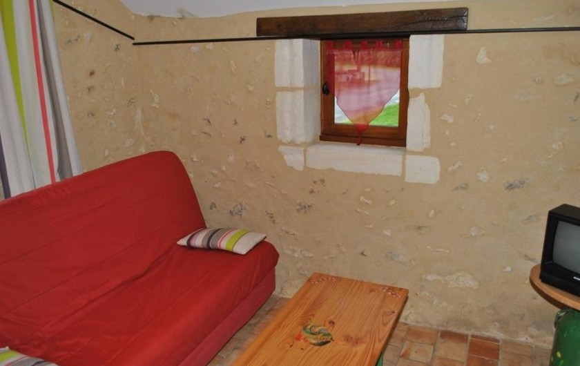 Location de vacances - Gîte à Paulmy - Petit salon dans  un fournil(ancien four à pain), clic clac bon couchage appoint