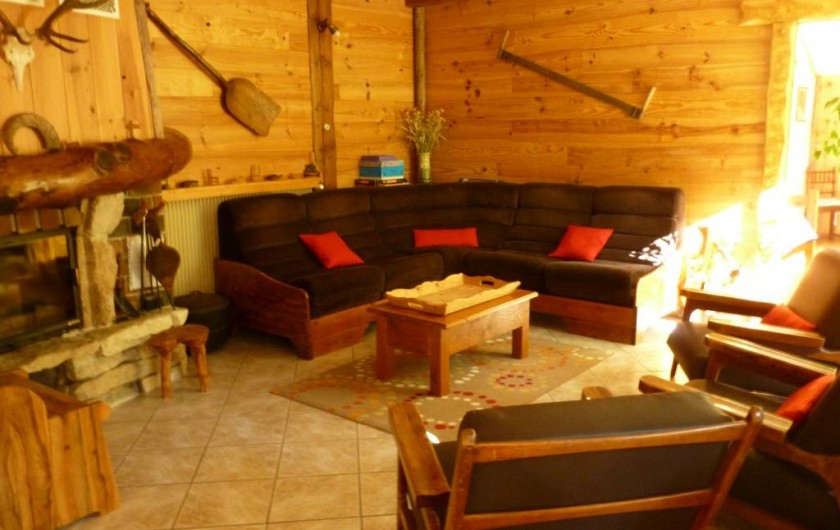 Location de vacances - Gîte à Saint-Agnan-en-Vercors - salon avec cheminée
