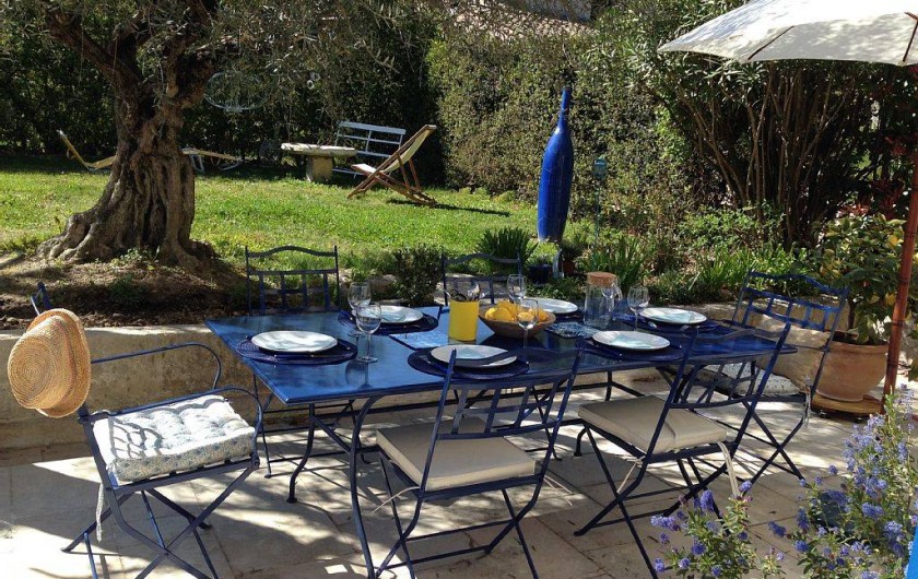 Location de vacances - Mas à Saint-Rémy-de-Provence - manger au soleil
