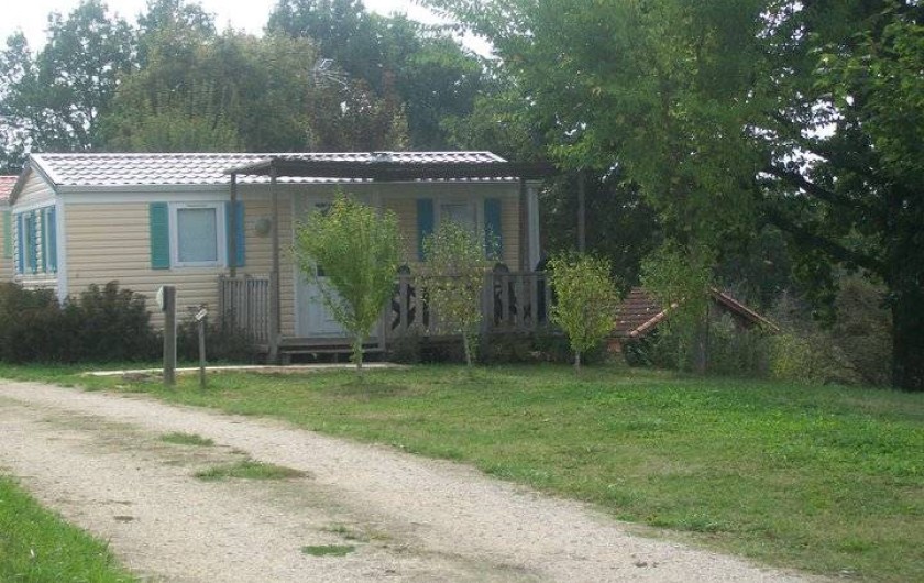 Location de vacances - Bungalow - Mobilhome à Villefranche-du-Périgord - Mobile Home SUPER MERCURE : 4-7p à partir de   65 EUR /nuit - 245 EUR /sem.