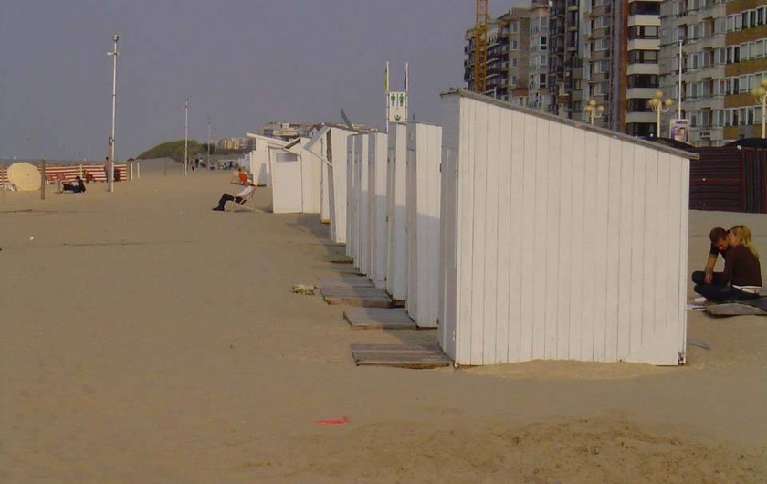 Location de vacances - Appartement à La Panne - 1 cabine de plage inclus (de mi-mai à septembre)