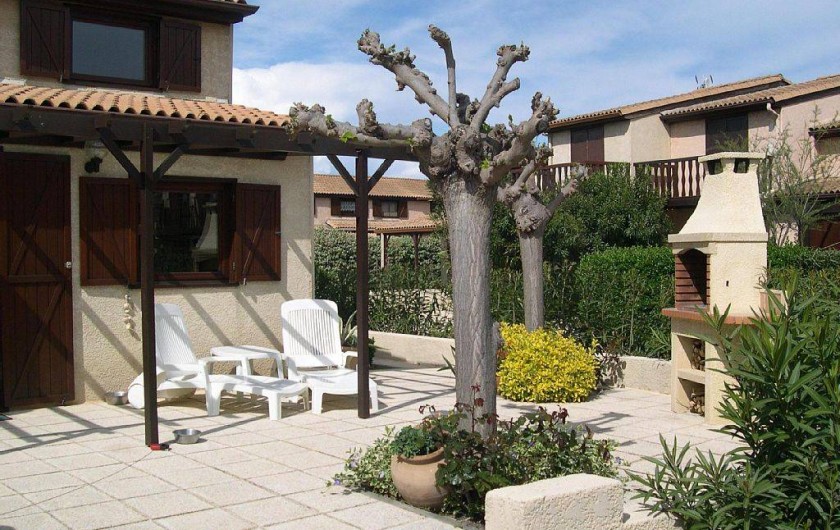 Location de vacances - Maison - Villa à Portiragnes Plage - Terrasse au printemps