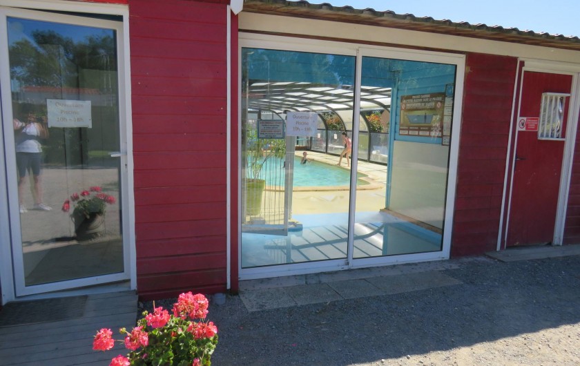 Location de vacances - Camping à Sallertaine - Accès piscine