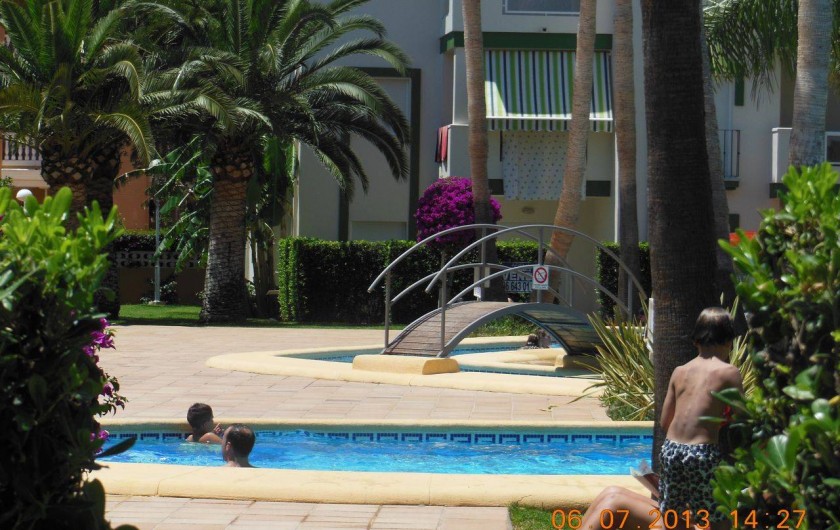 Location de vacances - Appartement à Dénia - Une des piscines