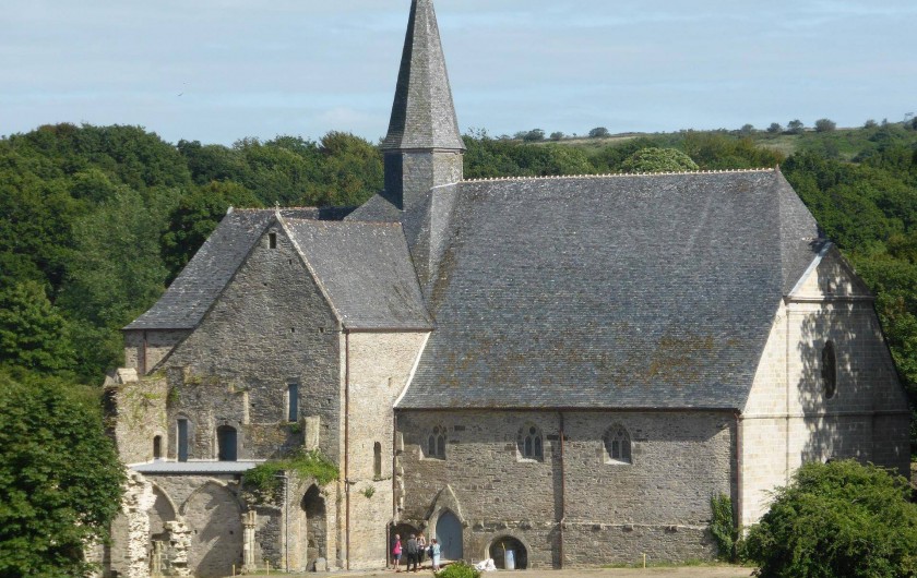 Location de vacances - Gîte à Loc-Eguiner-Saint-Thégonnec - abbaye du Relecq  a 8 kilomètres