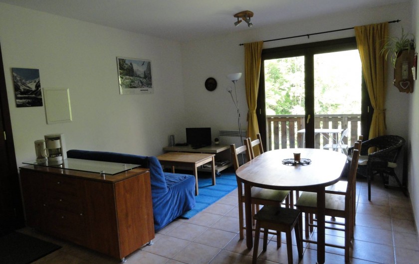 Location de vacances - Appartement à Vénosc - Cuisine-séjour NE avec son balcon.
