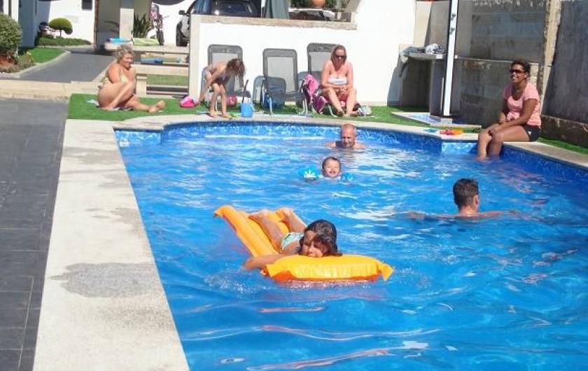 Location de vacances - Villa à Cepães - superbe piscine 10 mètres de long sur 4 mètres de largeur profondeur 120=190