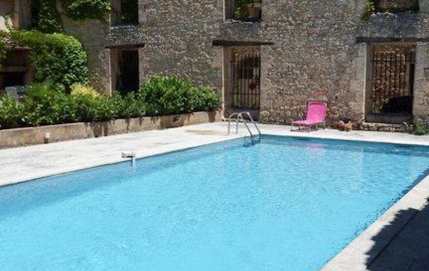 Location de vacances - Maison - Villa à Rustrel - Piscine commune rénovée dans un cadre magique et coloré!