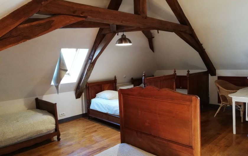 Location de vacances - Gîte à Sury-en-Vaux - Chambre 5 : dortoir avec salle de bain et wc (2ème étage)
